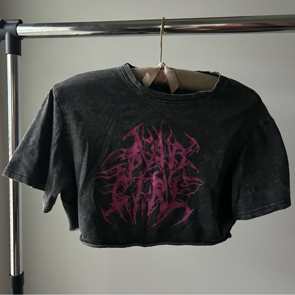 Women's Black Graphic Crop Top